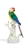 Meissen, Papagei auf Stamm, 1950, Porzellan, polychrom und gold staffiert