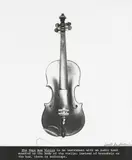 Laurie Anderson, The Tape Bow Violin, 1977, black and white photograph with text