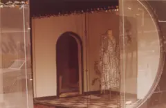 Max Kozloff, Store Window, 1977, color photograph