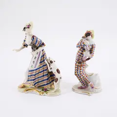 Nymphenburg, Mezzetino als Harlekin und Dame von Hündchen angefallen, Vor 1920, Porzellan, polychrom und gold staffiert