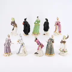 Nymphenburg, Folge von zehn Figuren aus der 'Commedia dell'arte', Porzellan, polychrom und gold staffiert.