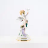 Meissen, Amor mit Brieftaube und Herz, Porzellan, polychrom und gold staffiert.