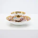 Meissen, Koppchen und Unterschale mit Kauffahrteiszenen, Porzellan, polychrom und gold staffiert.
