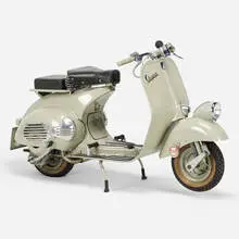 Vespasiano Bignami, VM2T Faro Basso scooter, 1953-54, painted and enameled steel, chromed metal, leather, rubber