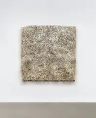 Günther Uecker, Weißer Wind, 1986, Nägel und weiße Farbe auf Leinwand auf Holz