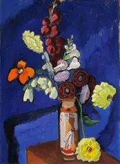 Gabriele Münter, Blumenstrauß in hoher Vase vor blauem Grund, Um 1930, Öl auf leinenstrukturierter Malpappe