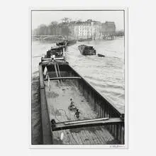 La péniche aux enfant by Willy Ronis, gelatin silver print, sold Jan 2019