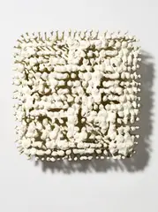 Günther Uecker, Werkzeug, Nagelobjekt, 1959, Nägel und weiße Farbe auf Holz