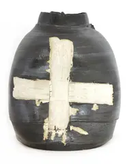 Dan Kelly, Dan Kelly (b.1953), a stoneware vase with a black glaze