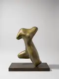 Bernhard Heiliger, Seraph I, 1950, Bronze mit goldbrauner Patina, auf Metallsockel montiert