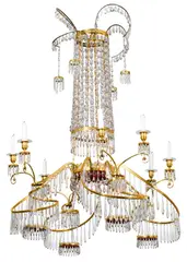 Werner & Berlin Mieth, Der Schleifenleuchter mit Rubinglas. Achtflammiger Kronleuchter, Um 1810, Bronze und Messing, vergoldet, z.T. versilbert; größtenteils originaler Glasbehang, originale Rubinglasscheiben. 126 cm, Ø 86 cm (49 ⅝ in., Ø 33 ⅞ in.)
