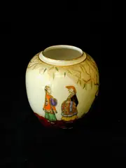 A 'Mandarin' pattern vase, by Carlton Ware, 2840, sold Nov 2003