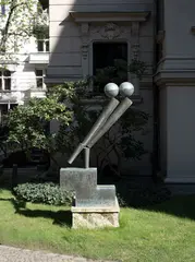 Fritz Koenig, Zwei VIII, 1975, Bronze mit braun-grünlicher Patina