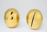 Lucio Fontana, Concetto Spaziale, Natura, 1967, Polierte Bronze, zweiteilig. Höhe jeweils: 26,5 cm (10 ⅜ in.)