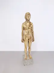 Olaf Metzel, Turkish Delight, 2006, Bronze, Gold gefasst, auf Nagelfluh-Sockel