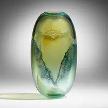 Mark Peiser, Sunrise paperweight vase, 1981, hand-blown and internally decorated glass