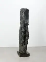Per Kirkeby, Arm und Kopf III, 1983, Bronze, patiniert, auf Holzsockel