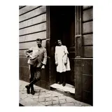 Eugène Atget, Versailles, femme et soldat, maison close, 1921, Gelatin silver print