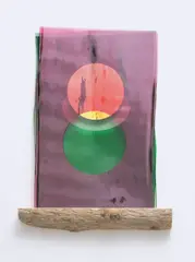 Ólafur Elíasson, Depth reflector, 2018, Koloriertes, mundgeblasenes Glas, Gletscher Gesteinsmehl und Treibholz