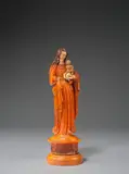 Südlicher Ostseeraum, Bernstein in drei verschiedenen Farbtönen; geschnitzt, 22 cm (8 ⅝ in.)