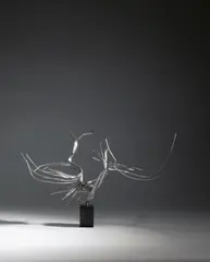 Norbert Kricke, Raumplastik, 1962, Stahl, mit Silberbronze gefasst, auf Onyxsockel