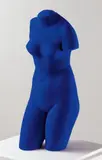 Yves Klein, La Vénus d'Alexandrie (Vénus Bleue), 1962, Gips, mit International-Klein-Blue-Pigmenten gefaßt. Höhe: 69 cm (27 ⅛ in.)