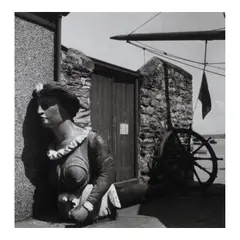Eileen Agar, Figurehead and Ship's Wheel, Charmouth, Dorset, c. 1936, Gelatin silver print
