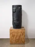 Günther Förg, Torso, 1993, Bronze mit schwarzer Patina, auf originalem Holzsockel