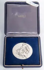 Giacomo Manzù, Commemorative medal in 800/1000 silver, 1980, 3rd centenary of Gian Lorenzo Bernini's death in its original case. Gr.