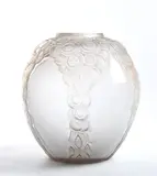 André Hunebelle, Vase