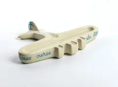 Airplane-shaped ashtray with fasces by Gio Ponti, offered Feb 2026