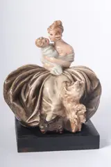 Guido Cacciapuoti, Maternity, full-round sculpture in polychrome ceramic with casting moulding