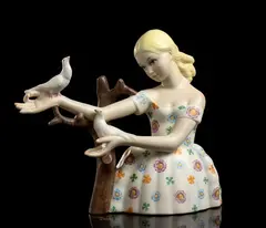 Abele Jacopi, Lady with doves, Made by Lenci Stamp under the base