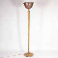 Prod. Sciolari by Marcello Piacentini, 1927, floor lamp in wood, offered Dec 2025