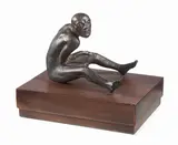 Giuliano Vangi, Uomo seduto, 1966, scultura in bronze