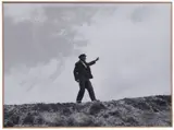 Yordan Yordanov, Un uomo punta il dito verso est, Shishtavec, Albania, 1994, Stampa ai sali d'argento
