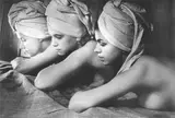 Sergei Vasiliev, Gruppo di ginnaste dopo l'allenamento nella sauna di Celjabinsk, 1980, Stampa ai sali d'argento
