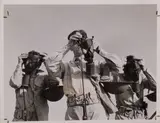 Margaret Bourke-White, Esercitazioni di guerra - Indossare la maschera antigas