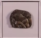 Emilio Greco, Due fanciulle, bassorilievo in bronze on supporto in plexiglass