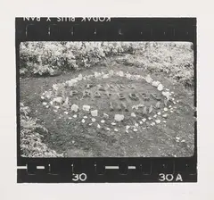 Gina Pane, Terre protégée III, 1971, Foto vintage ai sali d'argento