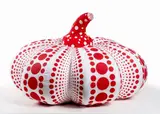 Dots Obsession (Pumpkin red - Large) by Yayoi Kusama, Cuscino-scultura in nylon, offered Dec 2023