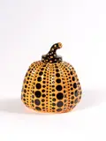 Pumpkin by Yayoi Kusama, Multiplo in resina, offered Dec 2023