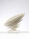 L'Eclair by Gigi Guadagnucci, 1980, Scultura in marmo, offered Dec 2023