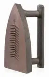 Man Ray, Cadeau, 1921, Scultura in ferro e rame