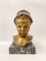 Bimbo con cappello by Giovanni De Martino, offered Sep 2024