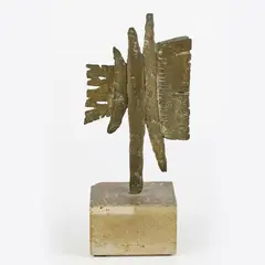 Aldo Calò, Vertical, volume sculpture in bronze on travertine base, 1961
