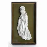 Domenico Matteucci, Madonna in ceramica, scultura in forma, di colore bianco entro cornice