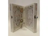 Ugo Carrega, Livre boite pseudo musical 1996, multi-material box