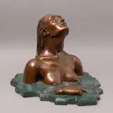 ONDINA** by Lorenzo Rafael Gómez Bustamante, Bronce, patinado en color marrón, base de mármol verde, offered Jul 2023