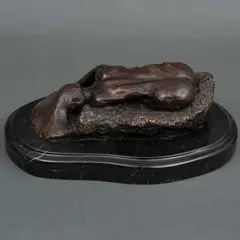SIGLO XX by la Danaide*, Bronce, patinado en color verde marrón; base de mármol negro (con lascaduras), offered Jun 2023